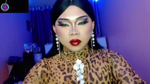 Snapshot of amiadoll chatting on August 4, 3:36 pm Queen Mireska online show from August 4, 3:36 pm