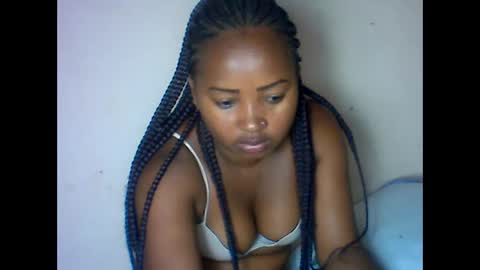 amielle_01 online show from April 12, 10:20 am