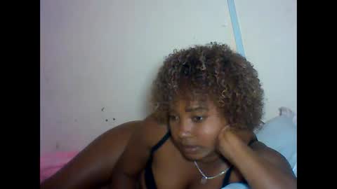 amielle_01 online show from April 15, 3:52 pm