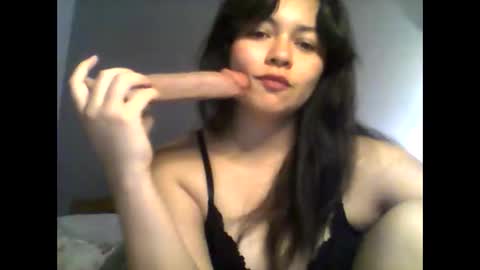 amilaude online show from January 19, 1:42 am