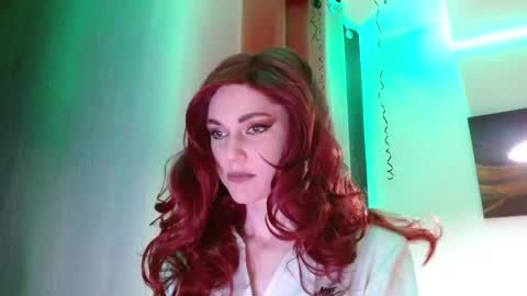Snapshot of amina____love chatting on April 2, 11:35 pm amina____love online show from April 2, 11:35 pm
