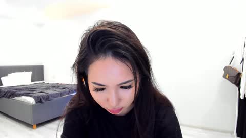 Amina online show from February 16, 2:02 pm