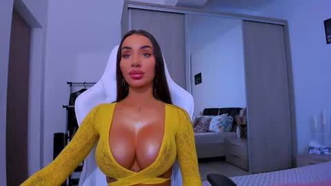Snapshot of amiracataleya chatting on January 20, 3:50 pm Arinna online show from January 20, 3:50 pm