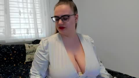 Amira Vyxen online show from March 23, 7:23 am