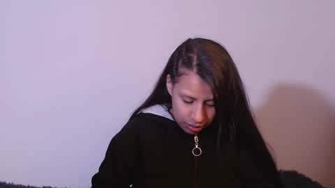 Snapshot of amity_jones chatting on March 2, 12:34 pm Amity online show from March 2, 12:34 pm