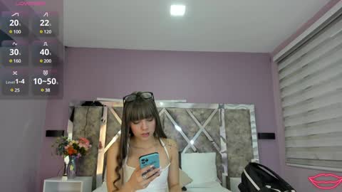 Snapshot of ammyjoness_ chatting on January 13, 6:16 pm Ammy Jones online show from January 13, 6:16 pm