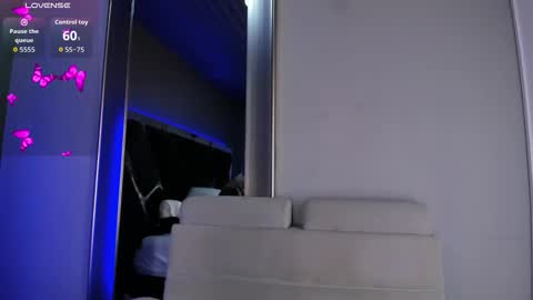 Snapshot of ammyjoness_ chatting on March 1, 7:27 pm Ammy Jones online show from March 1, 7:27 pm