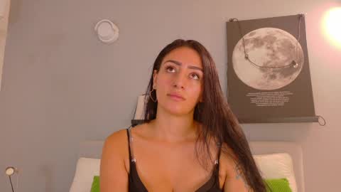 A M M Y  online show from April 1, 11:22 am