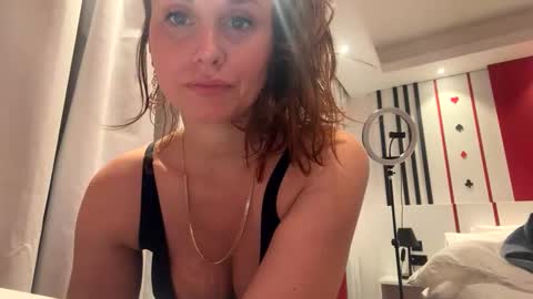 amolika online show from February 4, 11:42 pm