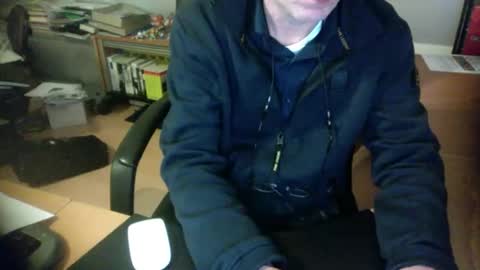 Snapshot of amor2200 chatting on December 2, 7:38 pm Amor2200 online show from December 2, 7:38 pm