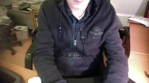 Snapshot of amor2200 chatting on December 30, 8:15 pm Amor2200 online show from December 30, 8:15 pm