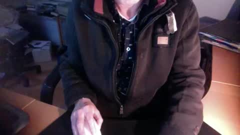 Snapshot of amor2200 chatting on January 22, 3:40 pm Amor2200 online show from January 22, 3:40 pm