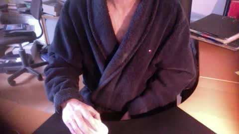 Snapshot of amor2200 chatting on January 30, 8:32 am Amor2200 online show from January 30, 8:32 am