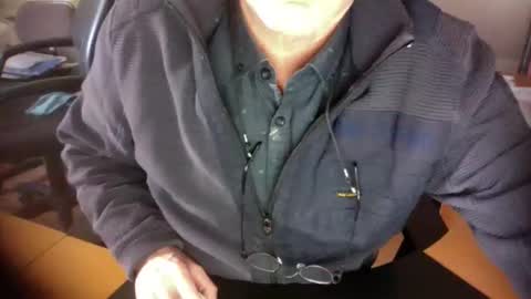 Snapshot of amor2200 chatting on February 18, 4:05 pm Amor2200 online show from February 18, 4:05 pm