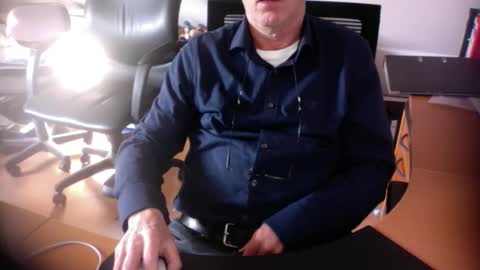 Snapshot of amor2200 chatting on March 10, 9:21 am Amor2200 online show from March 10, 9:21 am