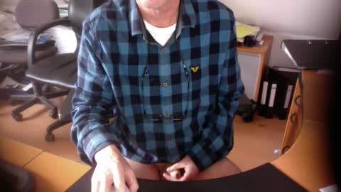 Snapshot of amor2200 chatting on March 11, 2:29 pm Amor2200 online show from March 11, 2:29 pm