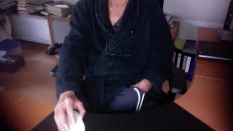 Snapshot of amor2200 chatting on November 14, 10:36 am Amor2200 online show from November 14, 10:36 am