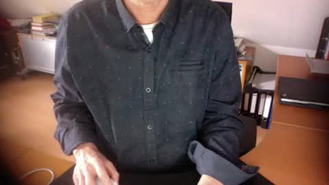 Snapshot of amor2200 chatting on November 21, 12:15 pm Amor2200 online show from November 21, 12:15 pm