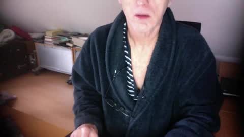 Snapshot of amor2200 chatting on November 23, 9:53 am Amor2200 online show from November 23, 9:53 am