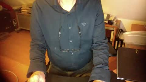 Snapshot of amor2200 chatting on November 29, 5:05 pm Amor2200 online show from November 29, 5:05 pm