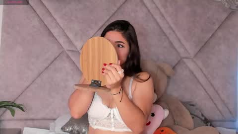 amora online show from April 15, 2:02 pm