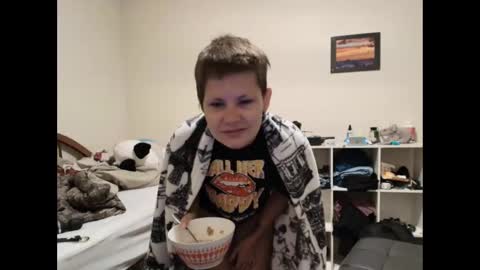 Snapshot of amoramystic chatting on September 23, 3:09 am Amora Mystic online show from September 23, 3:09 am