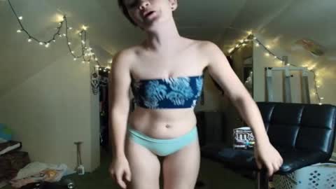 Snapshot of amoramystic chatting on October 20, 4:24 am Amora Mystic online show from October 20, 4:24 am