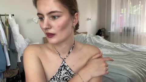 Snapshot of amorelle_ chatting on May 22, 6:53 am amorelle_ online show from May 22, 6:53 am