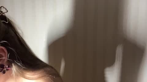 Snapshot of amorelle_ chatting on July 7, 7:07 pm amorelle_ online show from July 7, 7:07 pm