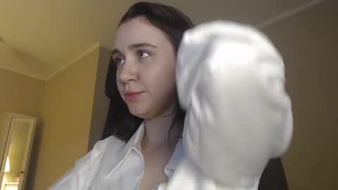 miss unforgettable online show from February 9, 7:38 am