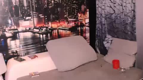 Sarah online show from September 13, 2:06 pm