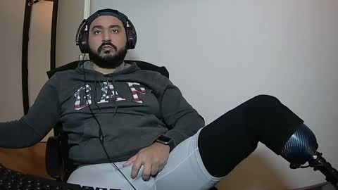 Snapshot of amputeeleo chatting on January 6, 5:06 pm Amputee Leo online show from January 6, 5:06 pm