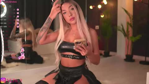    -------------   online show from September 22, 10:45 pm