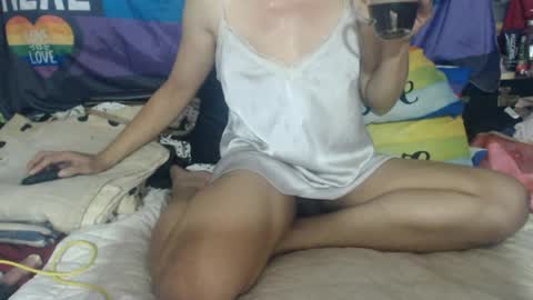 Snapshot of amuy_amuy chatting on July 6, 6:10 am Amuy online show from July 6, 6:10 am