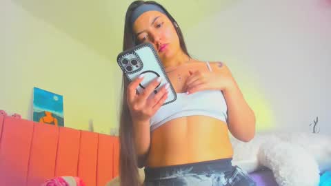 Snapshot of amy1cute chatting on November 9, 3:21 pm Amy online show from November 9, 3:21 pm