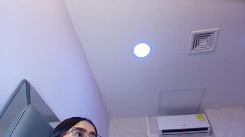 amy__wats0n online show from March 25, 7:09 pm