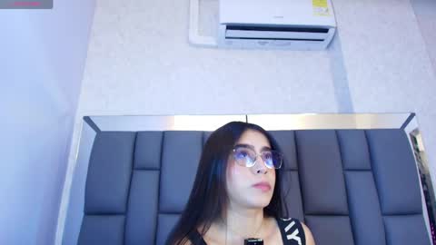 amy__wats0n online show from April 6, 7:04 pm