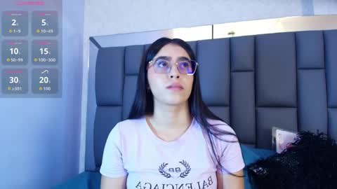 amy__wats0n online show from April 13, 7:52 pm