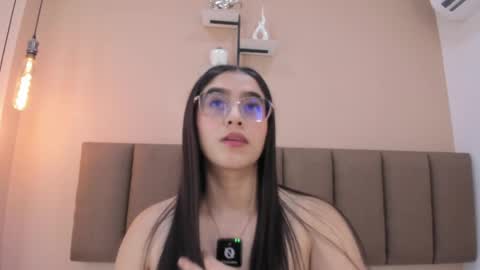 amy__wats0n online show from May 26, 7:10 pm