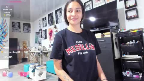 Snapshot of amy_and_eloise chatting on March 12, 11:44 pm AmyEloise online show from March 12, 11:44 pm