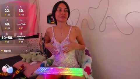 Snapshot of amy_and_eloise chatting on September 27, 10:15 pm AmyEloise online show from September 27, 10:15 pm