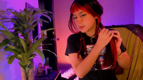 amy_flaker888 online show from April 7, 1:17 am