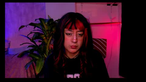 amy_flaker888 online show from April 12, 2:05 am