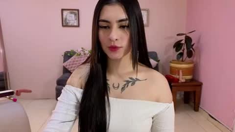 Snapshot of amy_lovelydoll chatting on November 1, 8:00 pm Amy online show from November 1, 8:00 pm