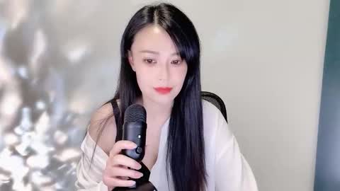 Snapshot of amy_miao_miao_36c_171 chatting on December 20, 2:13 pm amy_miao_miao_36c_171 online show from December 20, 2:13 pm