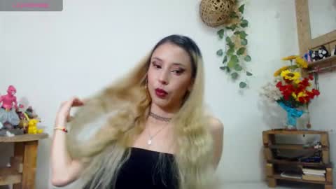 Snapshot of amy_mur chatting on July 5, 7:21 pm amy mur online show from July 5, 7:21 pm