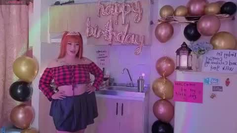 Snapshot of amy_nicolee chatting on June 9, 9:37 pm Little Slut Nicolee online show from June 9, 9:37 pm