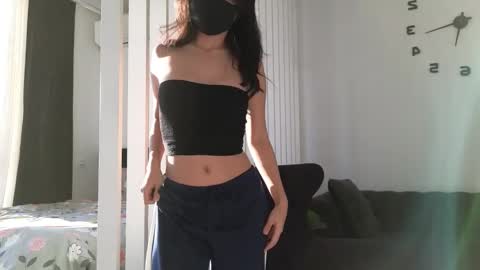 girl next door named Amy online show from January 29, 1:17 pm