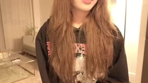 Snapshot of amyalwayshere chatting on December 21, 7:15 am girl next door named Amy online show from December 21, 7:15 am