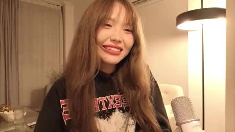 Snapshot of amyalwayshere chatting on December 22, 5:32 pm girl next door named Amy online show from December 22, 5:32 pm